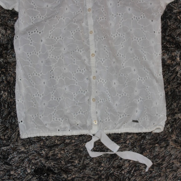 Hollister Flower Button Up Blouse New Small - Picture 2 of 7